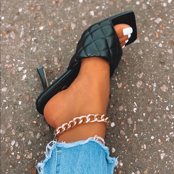 !! NEW !! SQUARE TOE Quilted Mules in Black - Picture 10 of 11